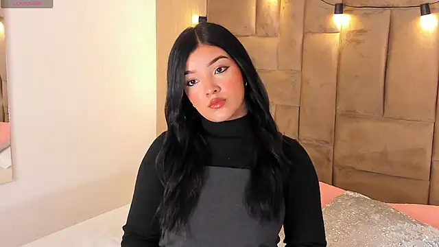 EmmaBlossom online show from October 2025 07:24:01 PM