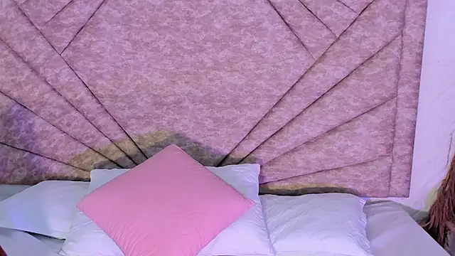 EmmaBlossom online show from January 2026 12:44:02 PM