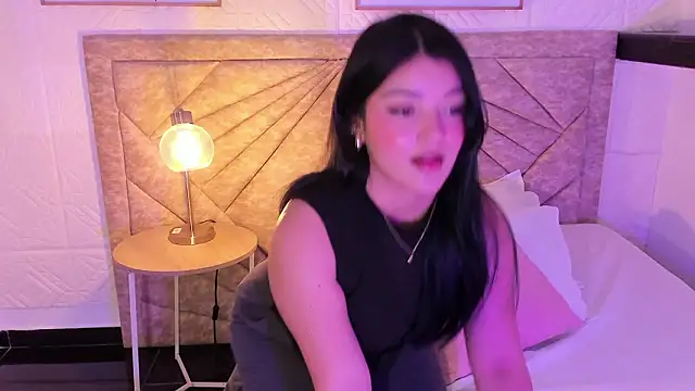 EmmaBlossom online show from March 2026 01:50:01 PM