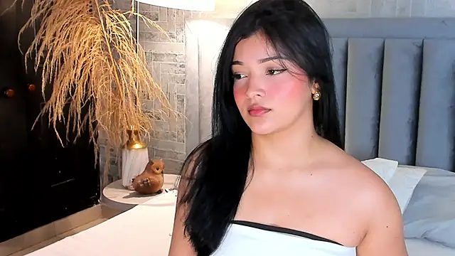 EmmaBlossom online show from May 2026 12:43:02 PM