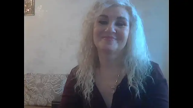 Snapshot of LadySexyBlond chatting on January 2026 06:49:01 AM LadySexyBlond online show from January 2026 06:49:01 AM