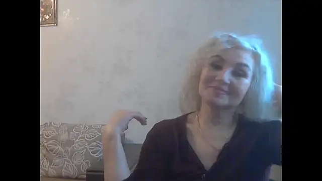 Snapshot of LadySexyBlond chatting on February 2026 08:21:01 AM LadySexyBlond online show from February 2026 08:21:01 AM