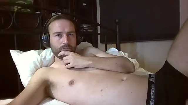 Naughty Scandinavian100 online show from September 2025 07:41:01 PM