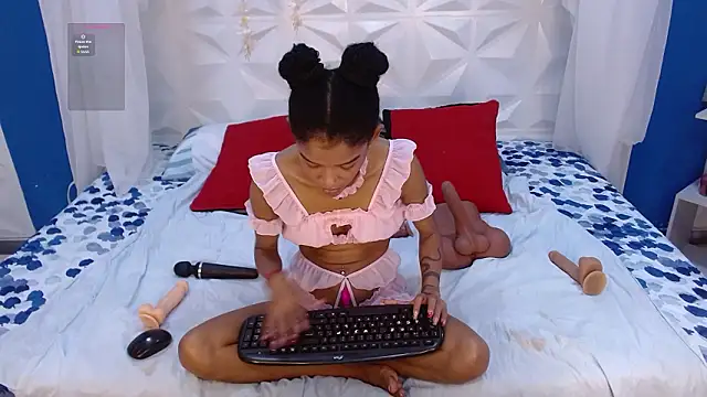 adisson petite1 online show from February 2026 06:00:02 PM