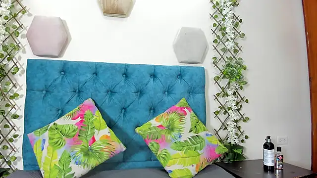 Snapshot of violett__rousee chatting on September 2025 01:49:01 PM violett rousee online show from September 2025 01:49:01 PM