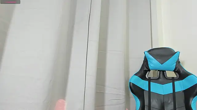 Snapshot of violett__rousee chatting on October 2025 02:26:01 PM violett rousee online show from October 2025 02:26:01 PM