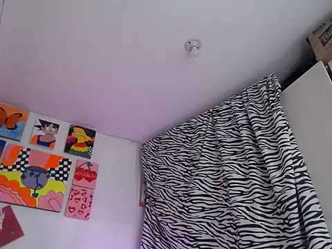 Nahomyyy online show from December 2025 11:37:01 AM