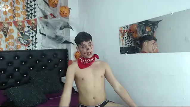 Snapshot of Aaron_Foxxx chatting on October 2025 10:55:02 PM Aaron Foxxx online show from October 2025 10:55:02 PM