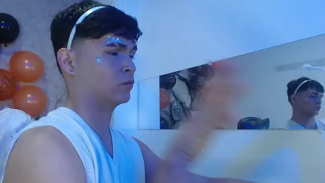 Snapshot of Aaron_Foxxx chatting on October 2025 01:45:02 PM Aaron Foxxx online show from October 2025 01:45:02 PM