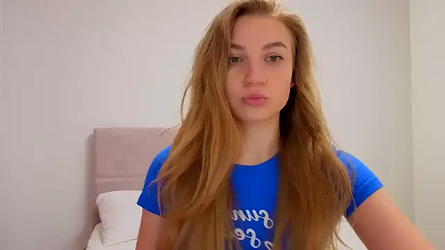 Snapshot of Eva_enjoyeverymoment_ chatting on November 2025 06:41:02 PM Eva enjoyeverymoment online show from November 2025 06:41:02 PM