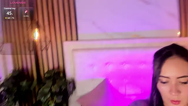 Snapshot of Honey_noir chatting on December 2025 08:29:01 PM Honey noir online show from December 2025 08:29:01 PM