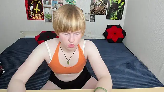 Cattie w  online show from May 2026 01:13:01 AM