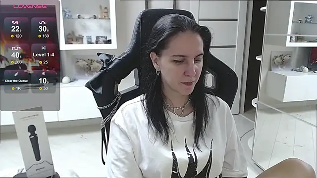 Irwi Tomboy online show from October 2025 09:15:02 PM