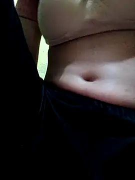 misskomal97 online show from October 2025 06:42:02 PM