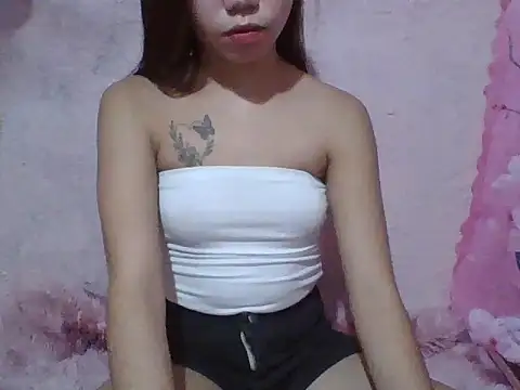 SweetPussie18x online show from May 2026 02:14:01 PM