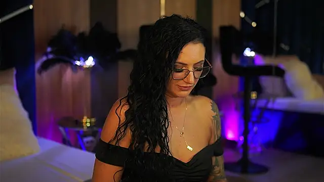 Snapshot of MistyWooods chatting on October 2025 01:08:02 AM MistyWooods online show from October 2025 01:08:02 AM