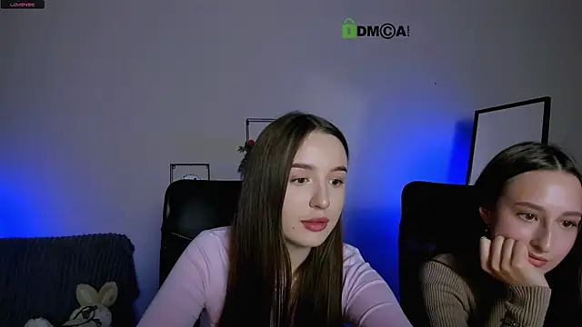 Snapshot of leslie_bird chatting on September 2025 12:54:01 PM leslie bird online show from September 2025 12:54:01 PM