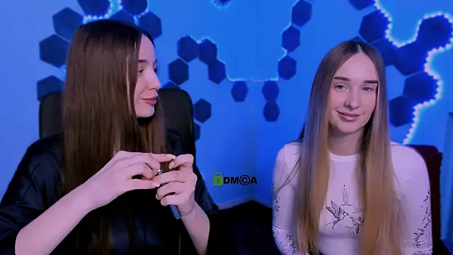 Snapshot of leslie_bird chatting on December 2025 10:09:02 AM leslie bird online show from December 2025 10:09:02 AM