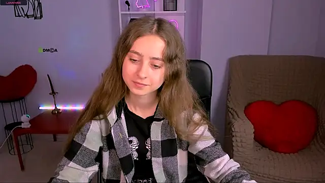 rebecca smile online show from November 2025 01:11:02 PM