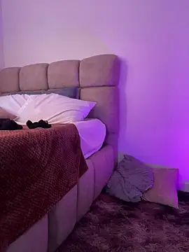 Dania Oconor online show from November 2025 10:00:02 PM