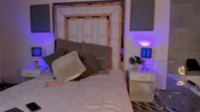 Snapshot of Violeta_dh chatting on November 2025 12:05:02 PM Violeta dh online show from November 2025 12:05:02 PM