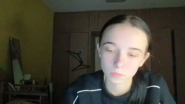 Emilia Light online show from October 2025 06:52:02 PM