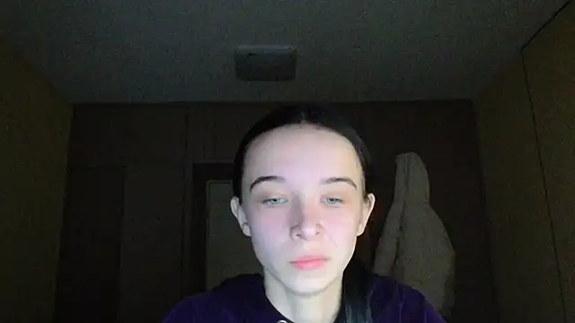 Emilia Light online show from November 2025 06:12:01 AM