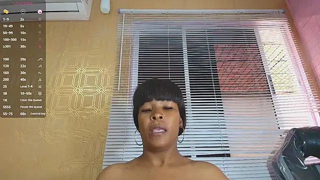 Layla lell online show from May 2026 12:35:01 PM