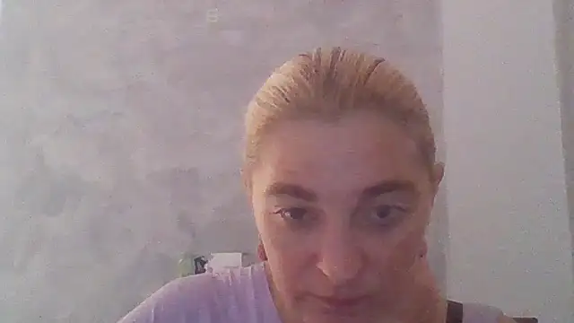 Snapshot of GoldenAngelMilf chatting on September 2025 12:42:01 PM GoldenAngelMilf online show from September 2025 12:42:01 PM