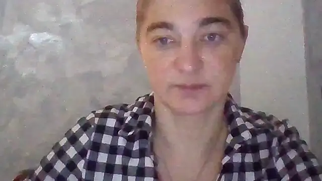 Snapshot of GoldenAngelMilf chatting on October 2025 06:43:02 AM GoldenAngelMilf online show from October 2025 06:43:02 AM