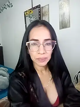 Snapshot of YaraDuartee chatting on December 2025 11:11:02 PM YaraDuartee online show from December 2025 11:11:02 PM