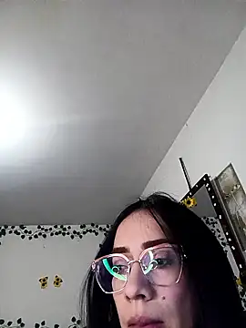 Snapshot of YaraDuartee chatting on January 2026 02:15:01 AM YaraDuartee online show from January 2026 02:15:01 AM