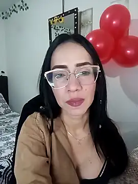 Snapshot of YaraDuartee chatting on February 2026 01:13:02 AM YaraDuartee online show from February 2026 01:13:02 AM