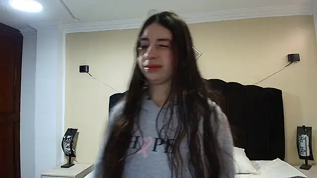 Snapshot of GabySweett_ chatting on October 2025 12:06:02 PM GabySweett online show from October 2025 12:06:02 PM