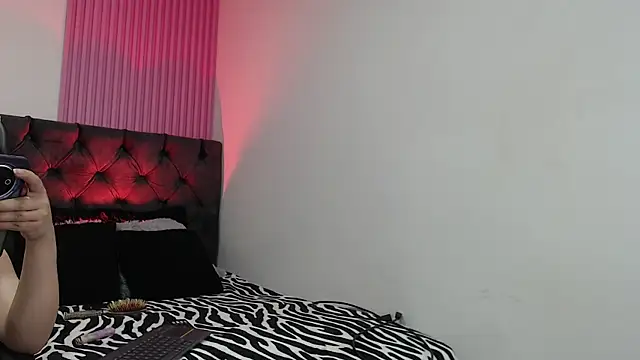 Snapshot of iam_kinky chatting on October 2025 02:10:01 PM iam kinky online show from October 2025 02:10:01 PM