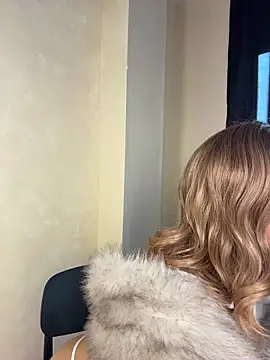 Capricho 01 online show from February 2026 06:02:01 PM