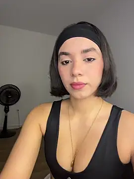 Capricho 01 online show from April 2026 06:16:01 PM