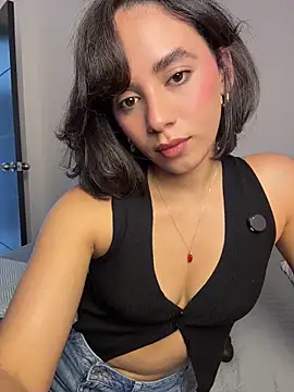 Snapshot of Capricho_01 chatting on July 2026 08:33:01 PM Capricho 01 online show from July 2026 08:33:01 PM