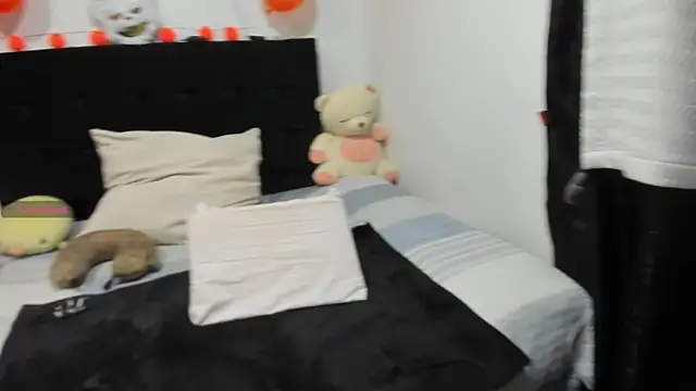 Snapshot of Yin_yang_hot chatting on October 2025 11:28:01 AM Yin yang hot online show from October 2025 11:28:01 AM