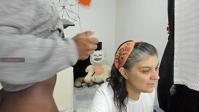 Snapshot of Yin_yang_hot chatting on October 2025 10:12:01 PM Yin yang hot online show from October 2025 10:12:01 PM