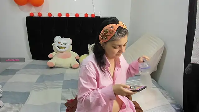 Snapshot of Yin_yang_hot chatting on October 2025 10:17:02 AM Yin yang hot online show from October 2025 10:17:02 AM