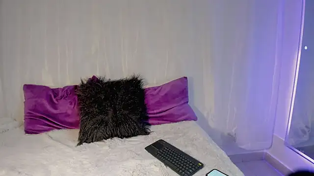 Olivia Morrys online show from February 2026 08:05:01 PM