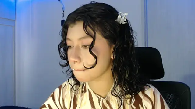 Snapshot of Ivonnybonn chatting on October 2025 01:44:02 PM Ivonnybonn online show from October 2025 01:44:02 PM