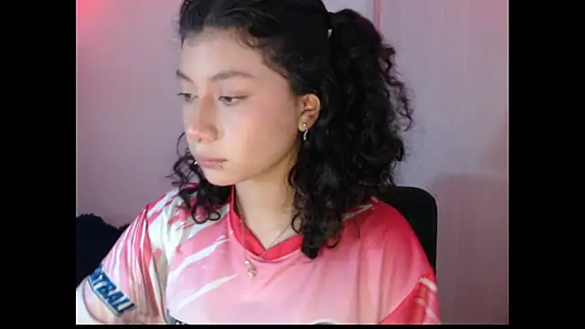 Snapshot of Ivonnybonn chatting on November 2025 06:12:02 AM Ivonnybonn online show from November 2025 06:12:02 AM