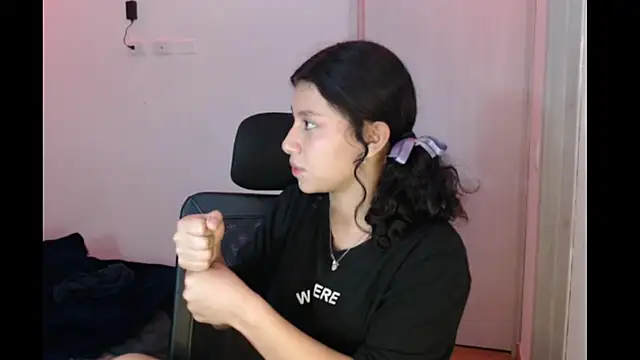 Snapshot of Ivonnybonn chatting on November 2025 10:36:01 AM Ivonnybonn online show from November 2025 10:36:01 AM