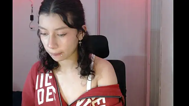 Snapshot of Ivonnybonn chatting on December 2025 11:32:01 PM Ivonnybonn online show from December 2025 11:32:01 PM