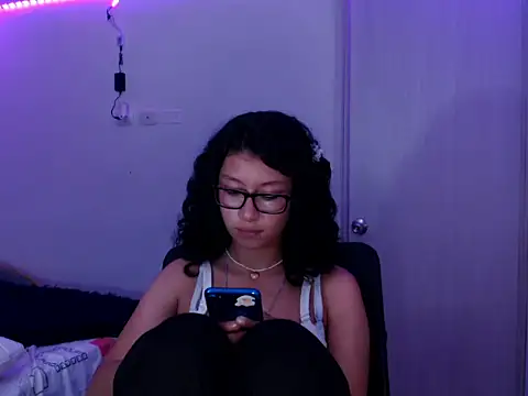 Snapshot of Ivonnybonn chatting on February 2026 04:29:02 AM Ivonnybonn online show from February 2026 04:29:02 AM