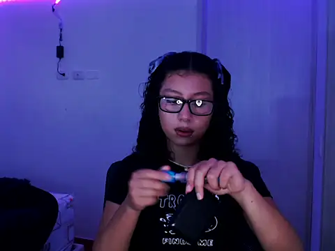 Snapshot of Ivonnybonn chatting on February 2026 05:28:02 PM Ivonnybonn online show from February 2026 05:28:02 PM