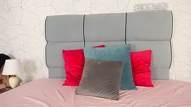 AngieBrookk online show from November 2025 08:48:02 AM