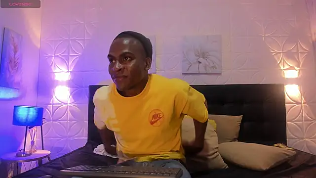 Snapshot of george_lance chatting on October 2025 10:10:01 PM george lance online show from October 2025 10:10:01 PM